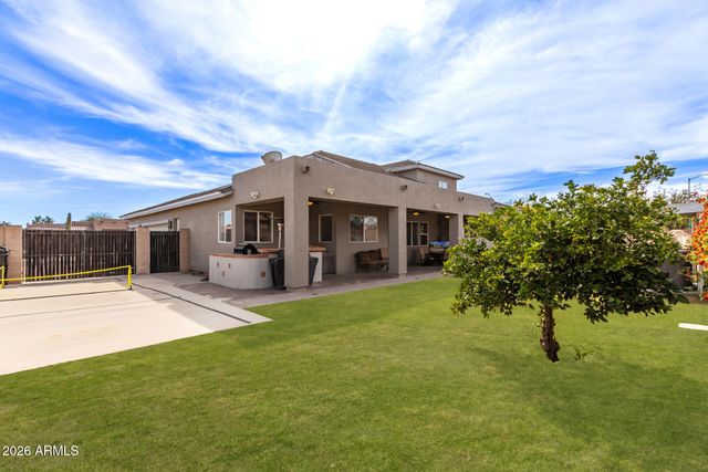 7114 E GRANDVIEW Street, Mesa, AZ 85207