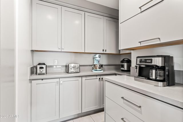 2531 E MARSHALL Avenue, Phoenix, AZ 85016