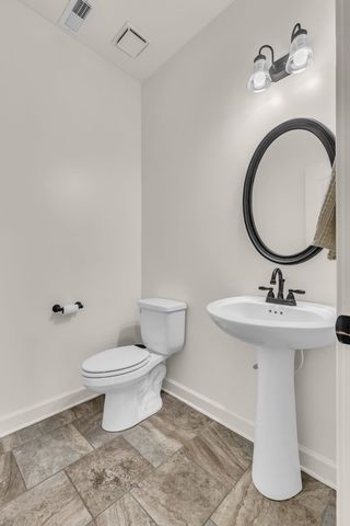 222 Ledina Ct, Clarksville, TN 37043