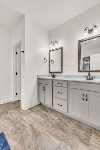 222 Ledina Ct, Clarksville, TN 37043