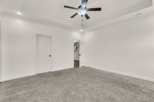 222 Ledina Ct, Clarksville, TN 37043