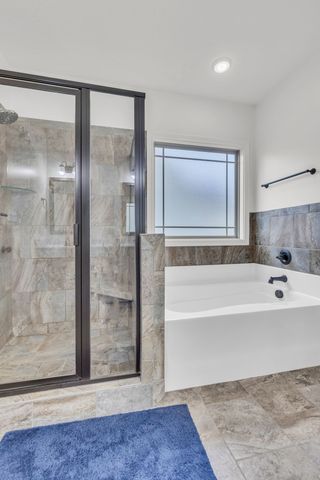 222 Ledina Ct, Clarksville, TN 37043