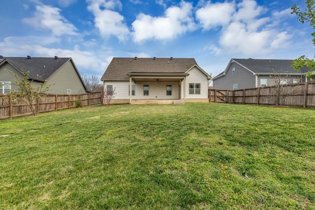 222 Ledina Ct, Clarksville, TN 37043