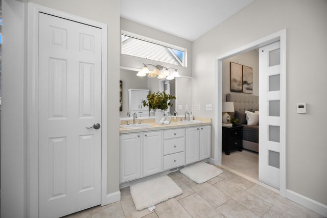 22273 Abington Drive, Farmington Hills, MI 48335