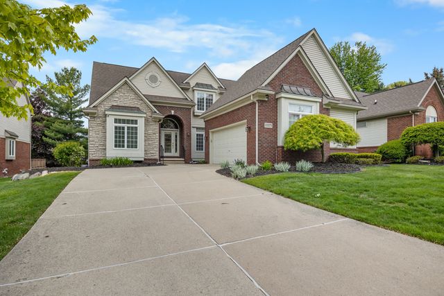 22273 Abington Drive, Farmington Hills, MI 48335