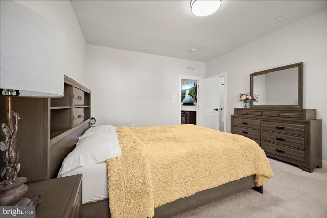 7936 LAWNDALE CIR, Columbia, MD 21044