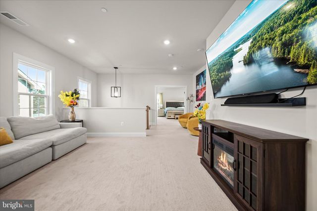 7936 LAWNDALE CIR, Columbia, MD 21044