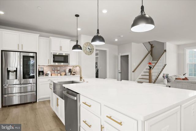 7936 LAWNDALE CIR, Columbia, MD 21044