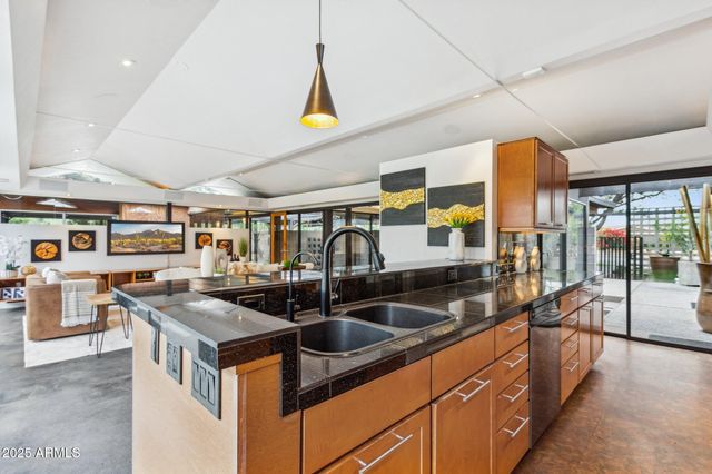 4324 E STANFORD Drive, Phoenix, AZ 85018