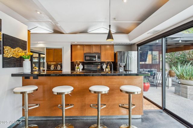 4324 E STANFORD Drive, Phoenix, AZ 85018