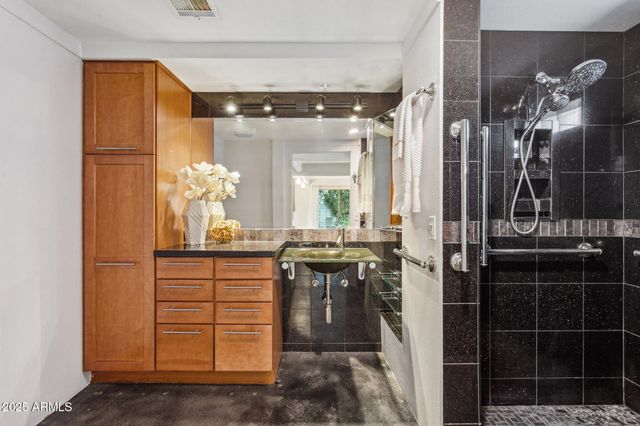 4324 E STANFORD Drive, Phoenix, AZ 85018