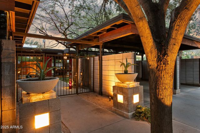 4324 E STANFORD Drive, Phoenix, AZ 85018