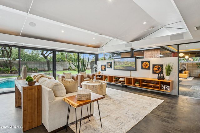 4324 E STANFORD Drive, Phoenix, AZ 85018