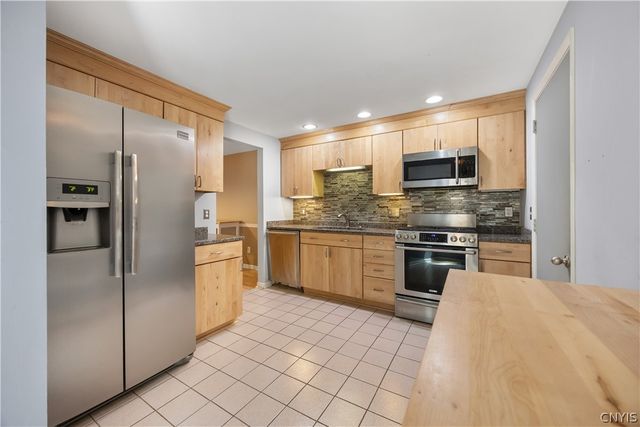 4874 Huntwood Path, Manlius, NY 13104