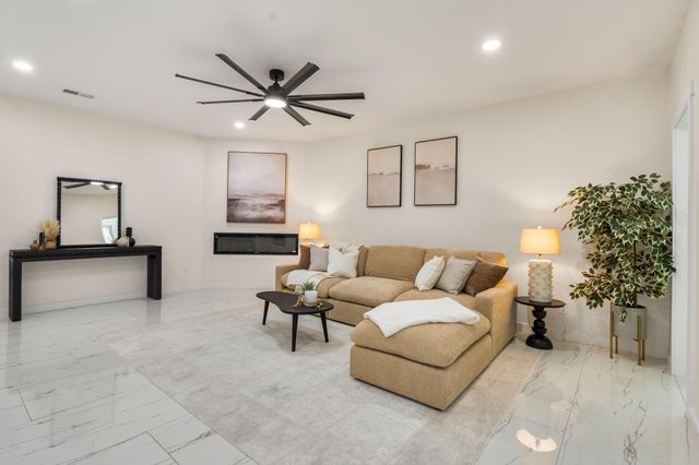 1136 Turner Drive NE, Albuquerque, NM 87123