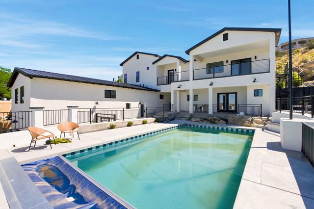 1136 Turner Drive NE, Albuquerque, NM 87123