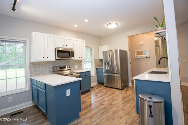 102 Willow Creek Lane, Pinebluff, NC 28373