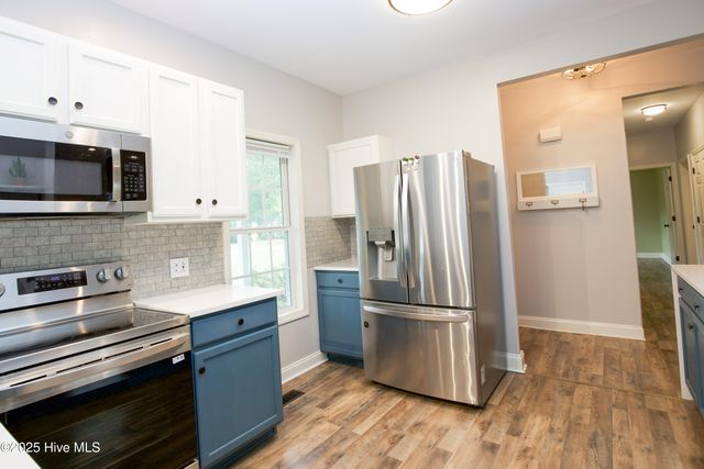 102 Willow Creek Lane, Pinebluff, NC 28373