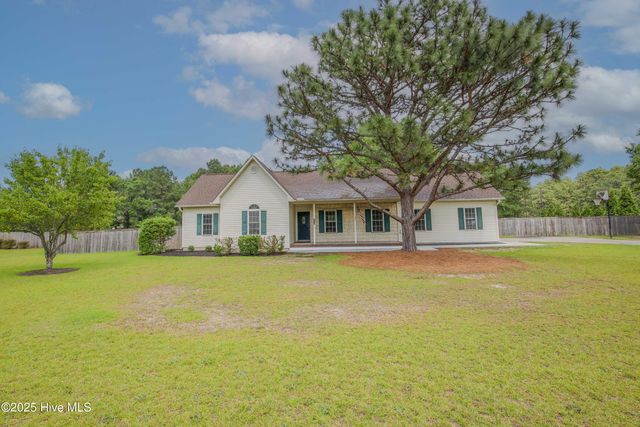 102 Willow Creek Lane, Pinebluff, NC 28373