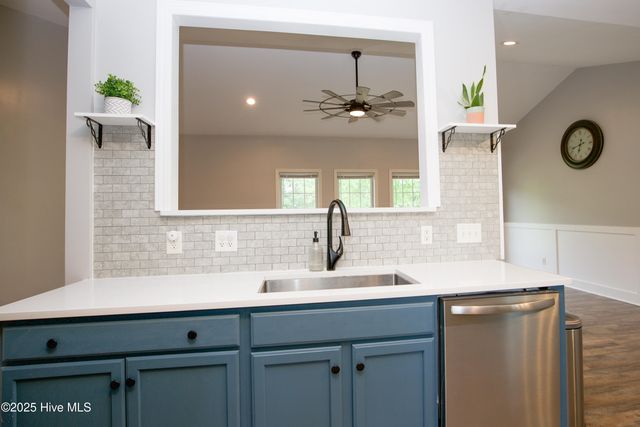 102 Willow Creek Lane, Pinebluff, NC 28373
