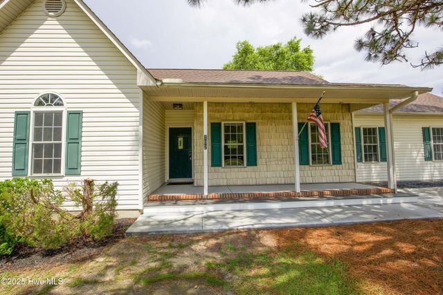102 Willow Creek Lane, Pinebluff, NC 28373