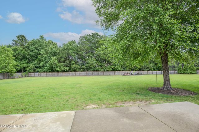 102 Willow Creek Lane, Pinebluff, NC 28373