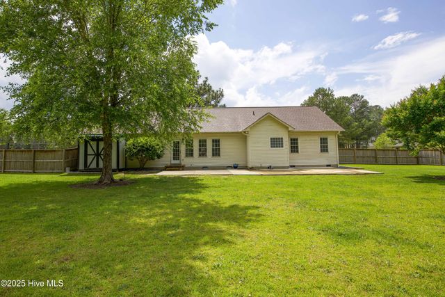 102 Willow Creek Lane, Pinebluff, NC 28373