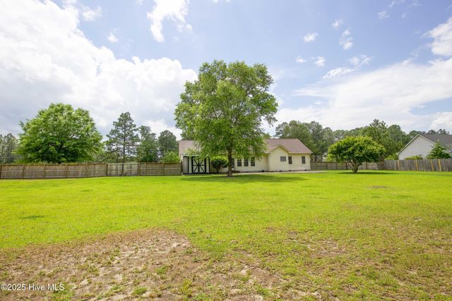 102 Willow Creek Lane, Pinebluff, NC 28373