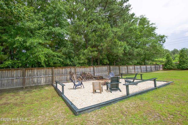102 Willow Creek Lane, Pinebluff, NC 28373