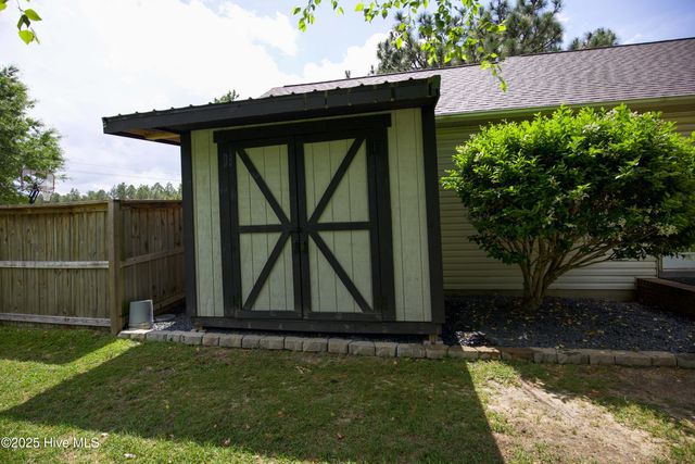 102 Willow Creek Lane, Pinebluff, NC 28373
