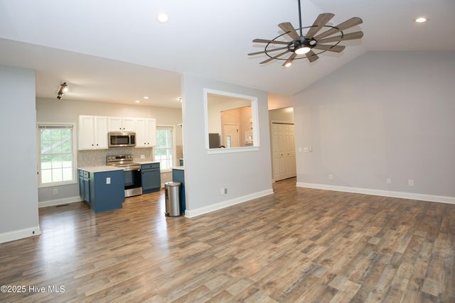 102 Willow Creek Lane, Pinebluff, NC 28373