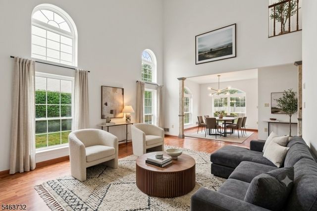 15 Champlain Way, Franklin Twp., NJ 08823