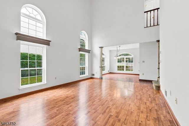 15 Champlain Way, Franklin Twp., NJ 08823