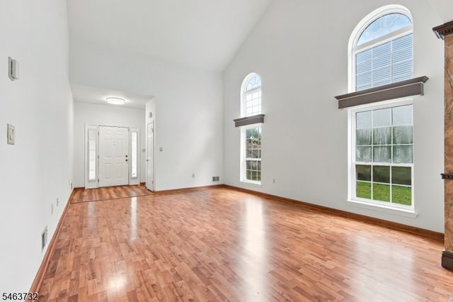 15 Champlain Way, Franklin Twp., NJ 08823