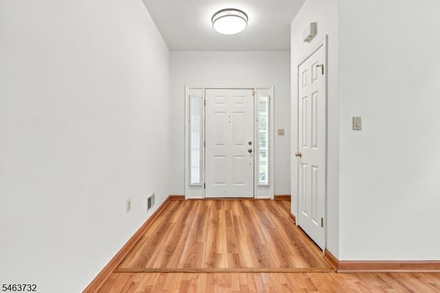 15 Champlain Way, Franklin Twp., NJ 08823
