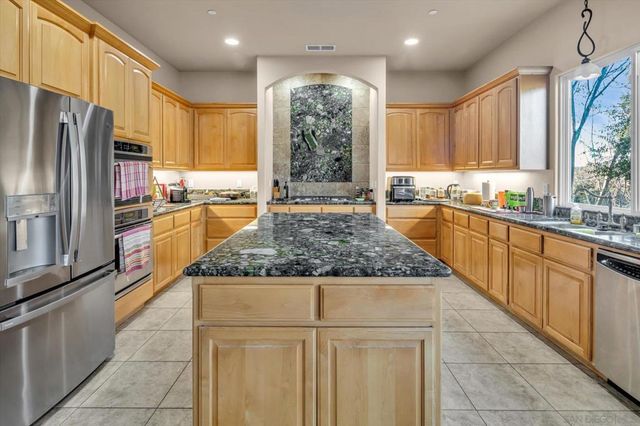 18763 Rangeland Road, Ramona, CA 92065