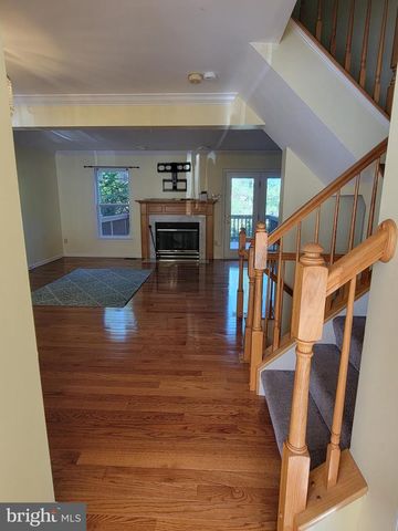 6203 ABBOTTSBURY ROW, Alexandria, VA 22315