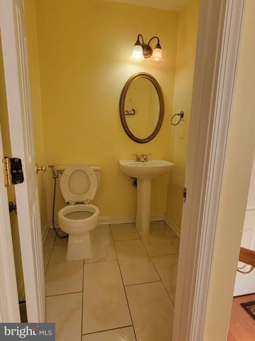 6203 ABBOTTSBURY ROW, Alexandria, VA 22315