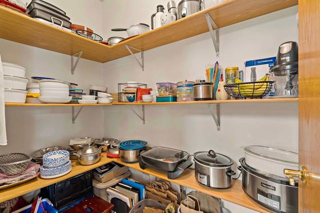 5985 Rowland Road 204, Minnetonka, MN 55343