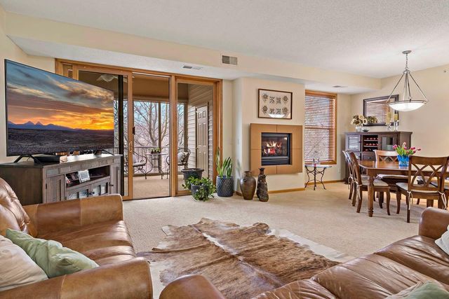 5985 Rowland Road 204, Minnetonka, MN 55343