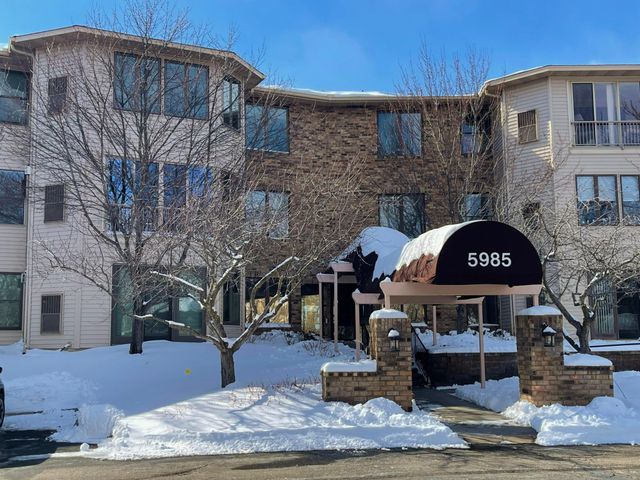 5985 Rowland Road 204, Minnetonka, MN 55343