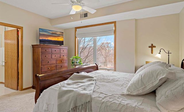 5985 Rowland Road 204, Minnetonka, MN 55343