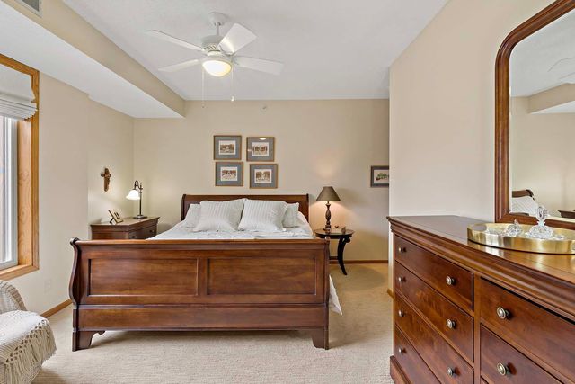 5985 Rowland Road 204, Minnetonka, MN 55343