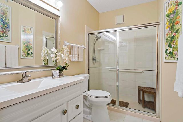 5985 Rowland Road 204, Minnetonka, MN 55343