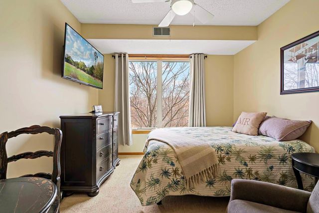 5985 Rowland Road 204, Minnetonka, MN 55343