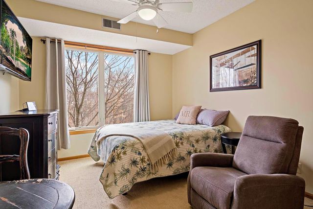 5985 Rowland Road 204, Minnetonka, MN 55343