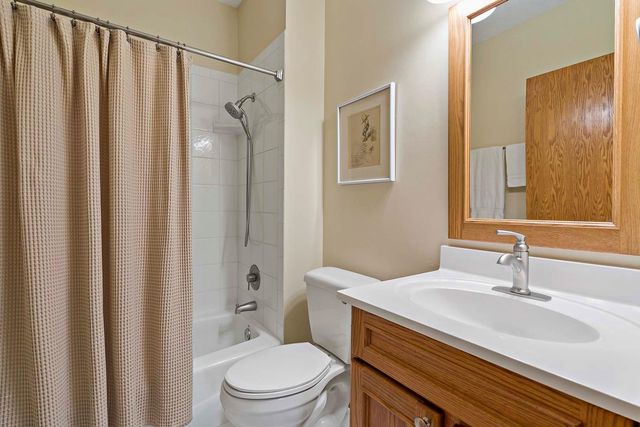 5985 Rowland Road 204, Minnetonka, MN 55343