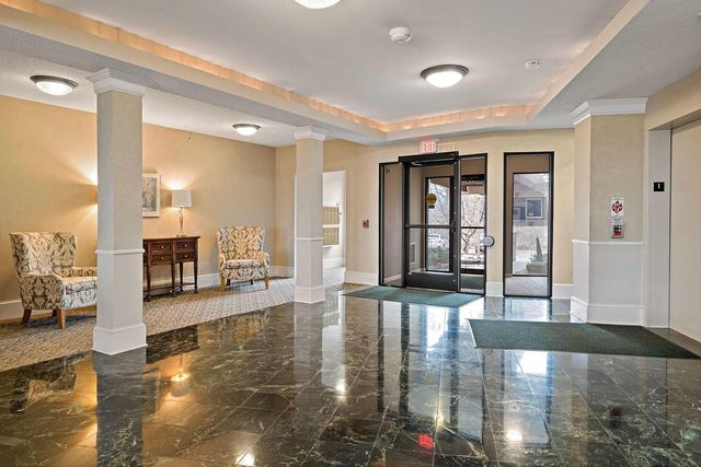 5985 Rowland Road 204, Minnetonka, MN 55343