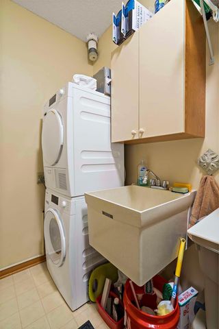 5985 Rowland Road 204, Minnetonka, MN 55343