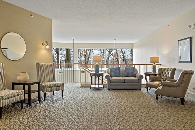 5985 Rowland Road 204, Minnetonka, MN 55343